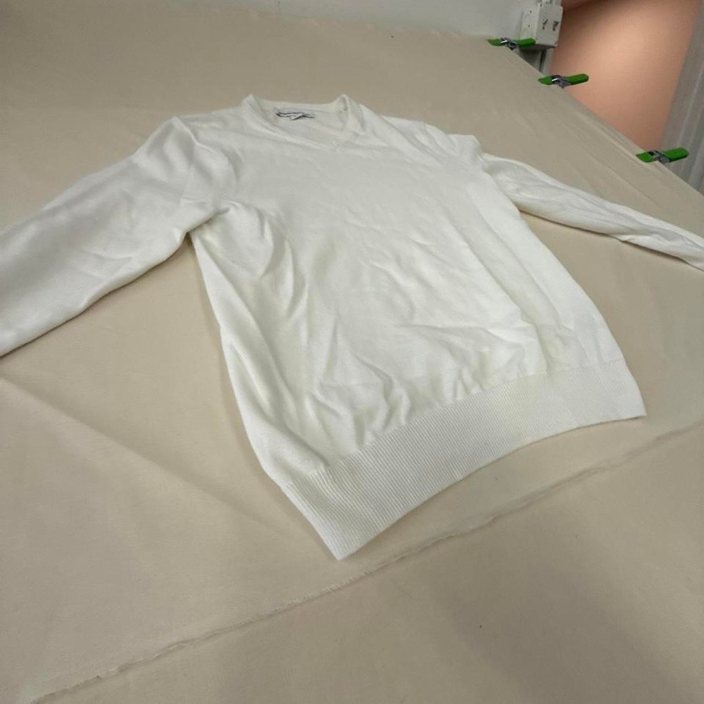 Amazon Essentials V-Neck Sweater - Picture 2 of 5